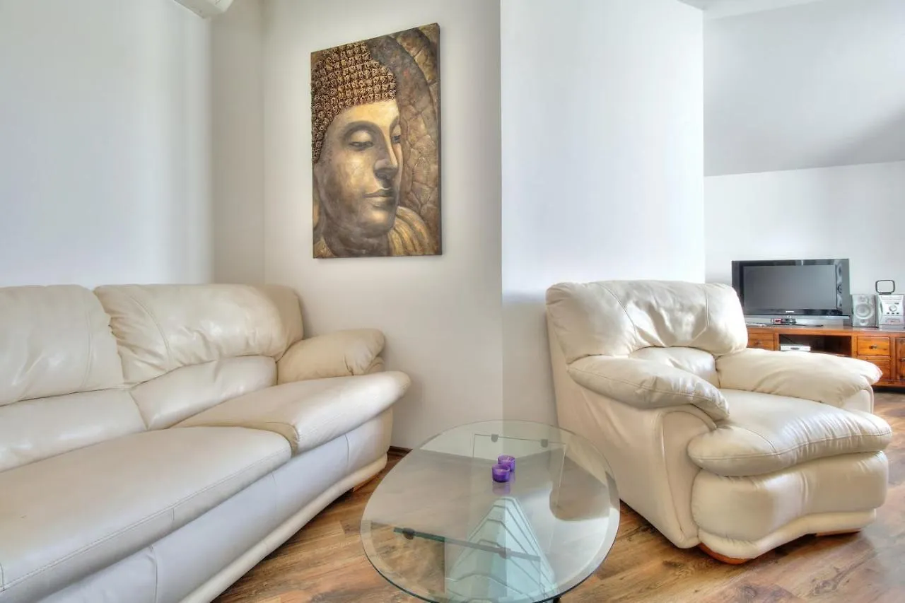 Apartments Suzy Umag Penzion