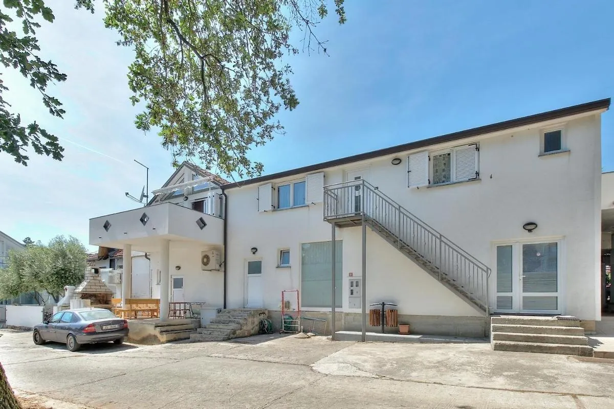 Apartments Suzy Umag 3*,