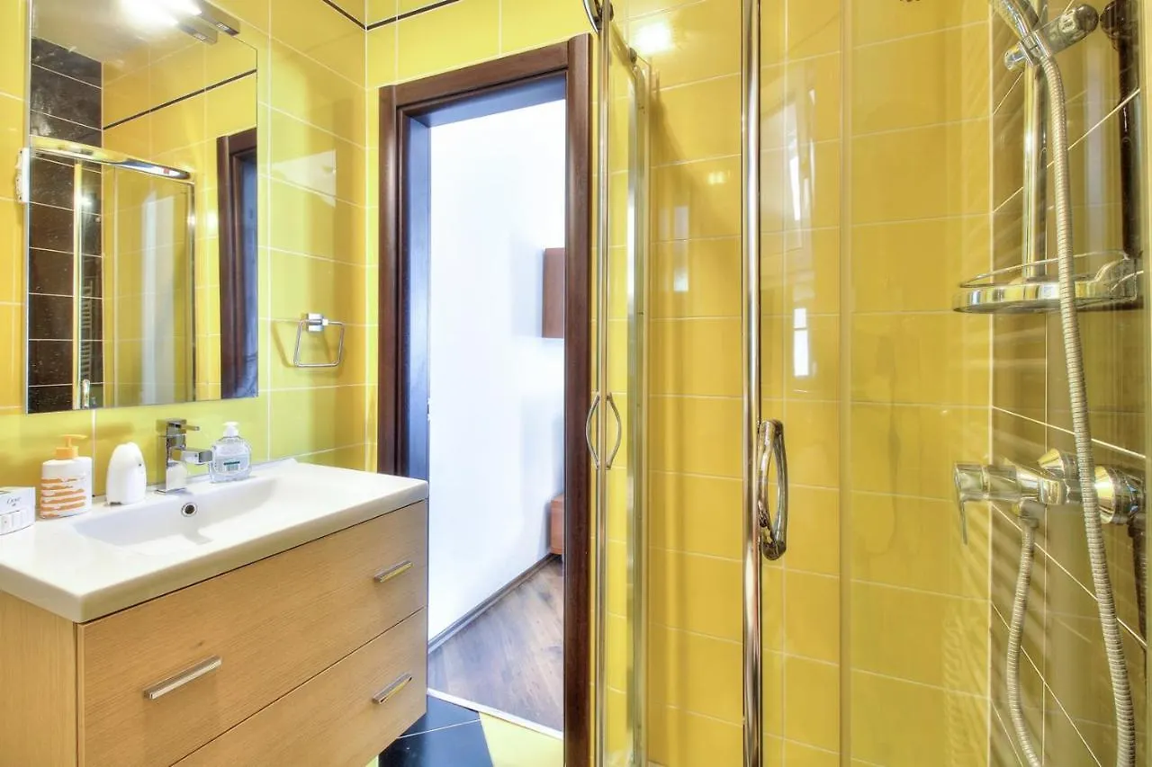 Apartments Suzy Umag Konukevi